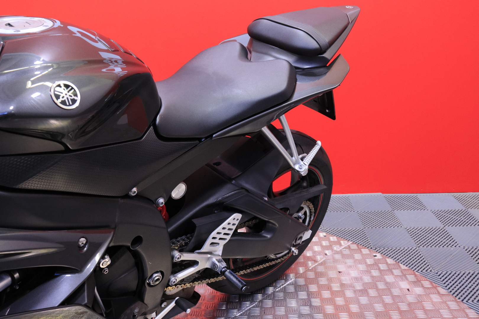 Yamaha - YZF-R6 - // Suomi-pyörä / Akrapovic / Huoltokirja / Säädettävät kahvat // - Moottoripyörä