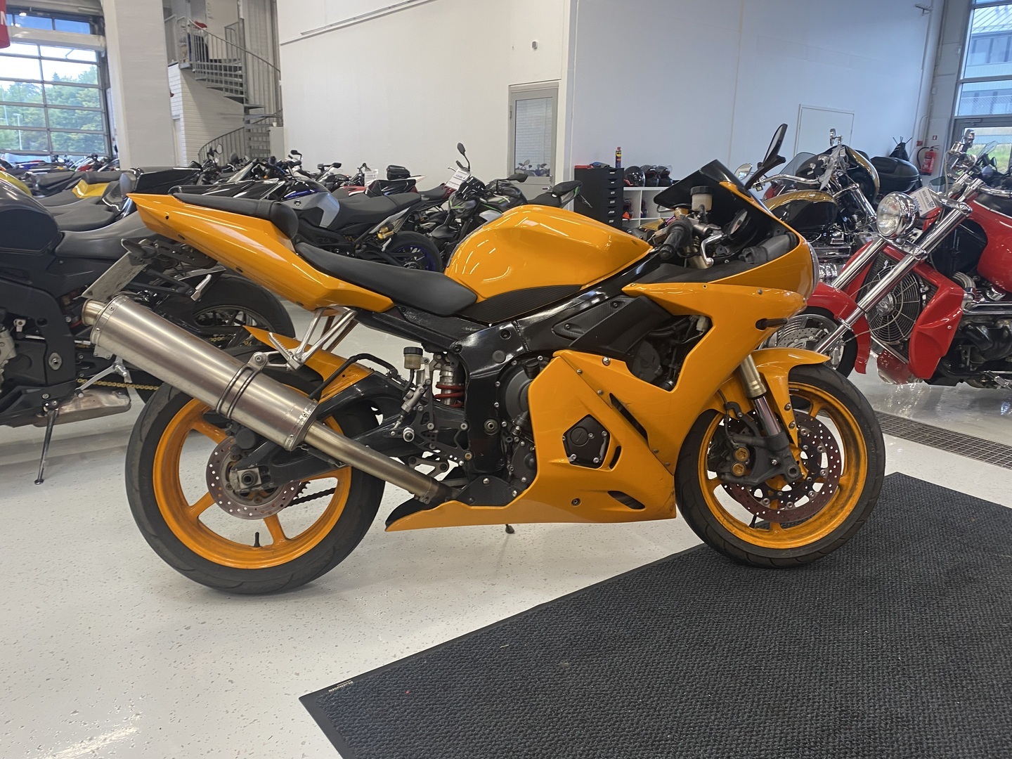 Yamaha - YZF-R6 - // Juuri saapunut / Shifter / Leovince SBK // - Moottoripyörä