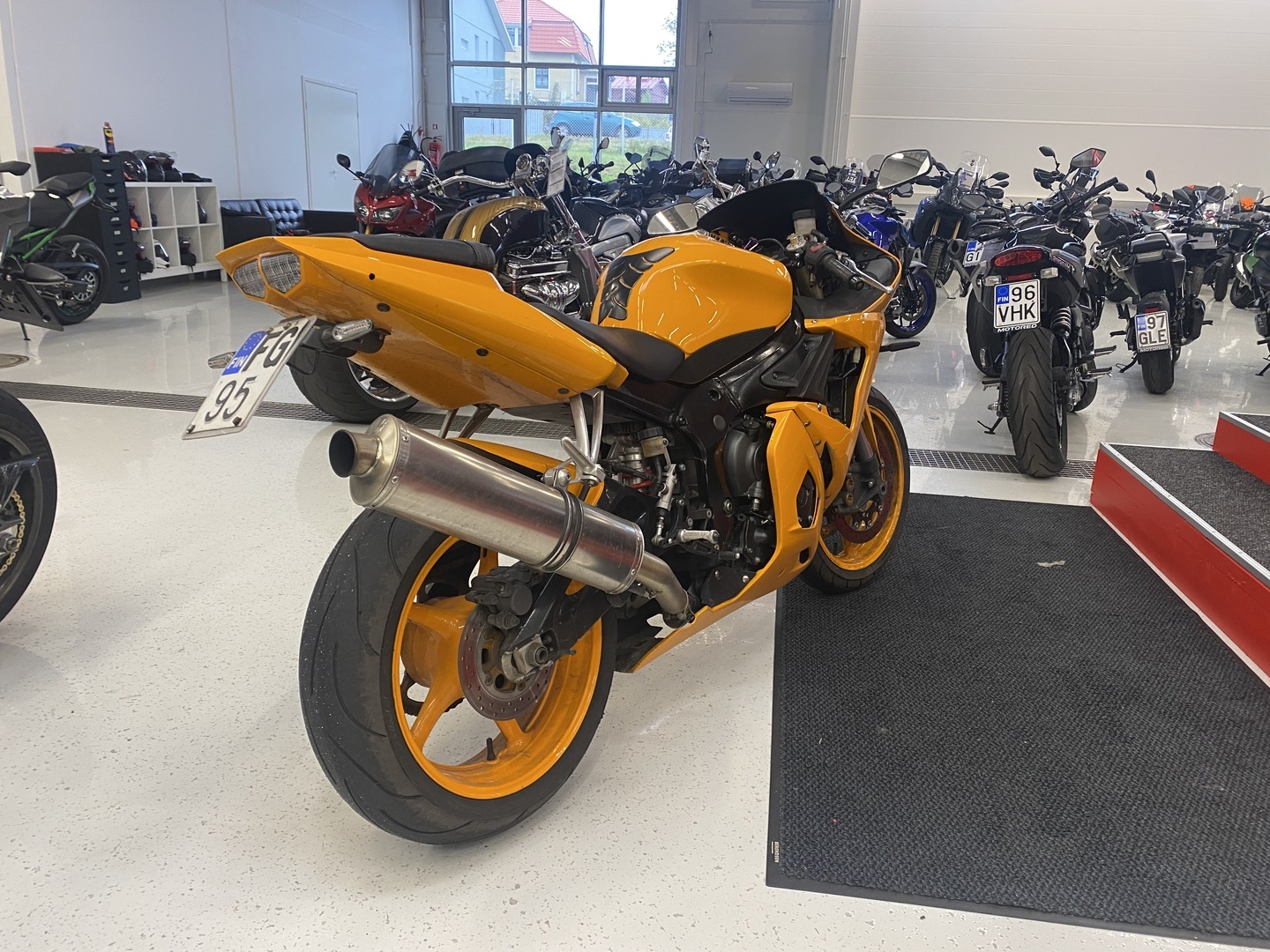 Yamaha - YZF-R6 - // Juuri saapunut / Shifter / Leovince SBK // - Moottoripyörä