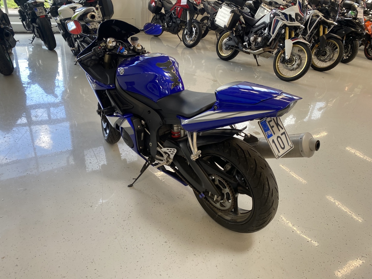 Yamaha - YZF-R6 - // Juuri saapunut! / Suomi-pyörä / Huoltokirja / Kaatumatapit // - Moottoripyörä