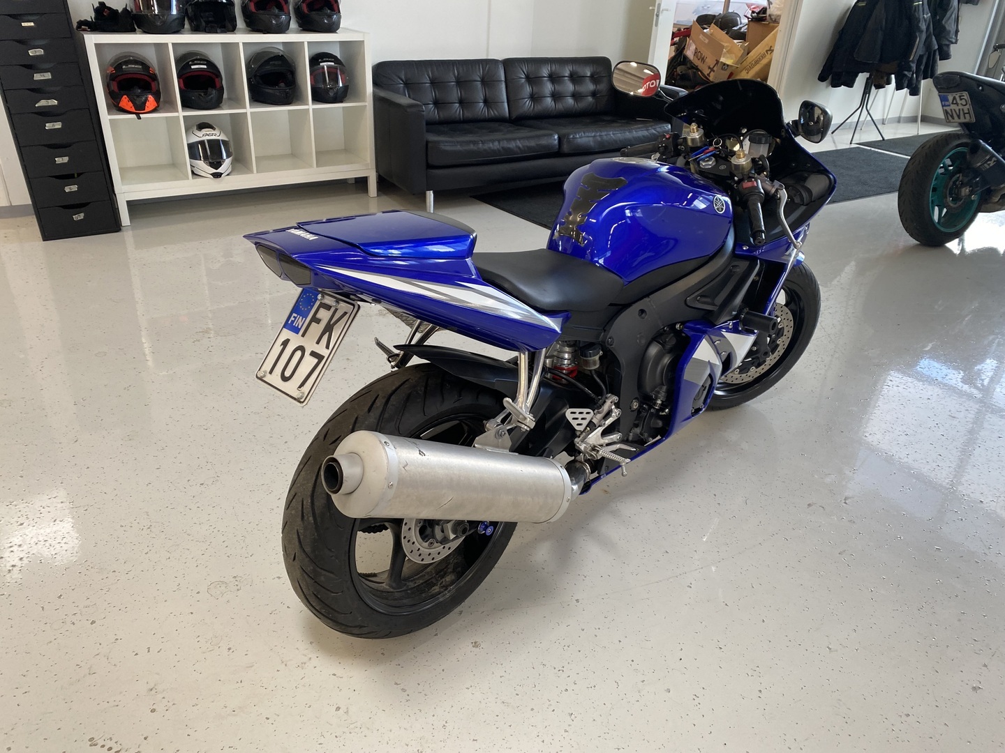 Yamaha - YZF-R6 - // Juuri saapunut! / Suomi-pyörä / Huoltokirja / Kaatumatapit // - Moottoripyörä