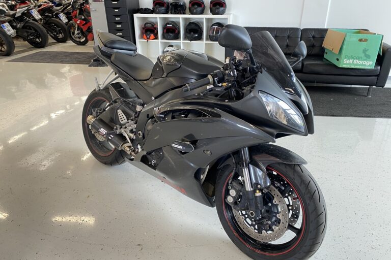 Yamaha - YZF-R6 - // Juuri saapunut! / Suomipyörä / Huoltokirja / SC kokoputkisto // - Moottoripyörä
