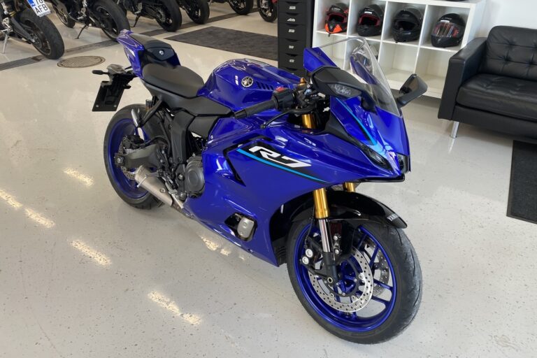 Yamaha - YZF-R7 - // Uutuus malli! 26 / Ajettu alle 300km! / Luovutus huolto tehty // - Moottoripyörä