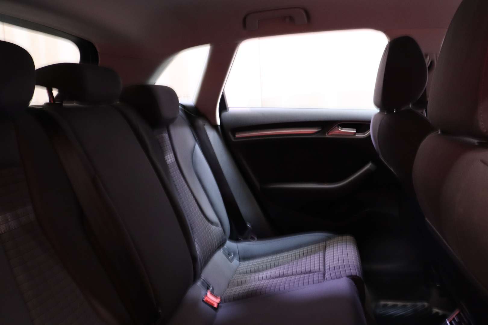 Audi - A3 - Sportback Business Sport 1,4 TFSI 90 kW // Bluetooth / Vakkari / Vetokoukku / Xenon / Automaatti-ilmastointi // - Viistoperä