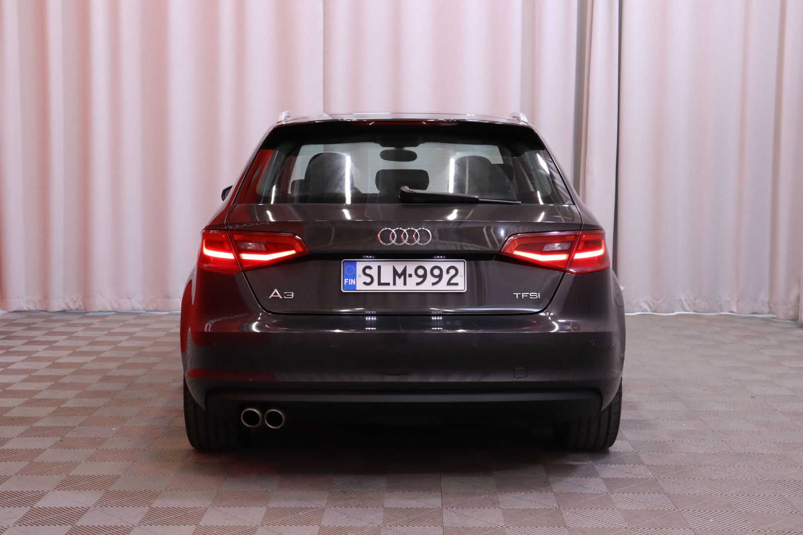 Audi - A3 - Sportback Business Sport 1,4 TFSI 90 kW // Bluetooth / Vakkari / Vetokoukku / Xenon / Automaatti-ilmastointi // - Viistoperä