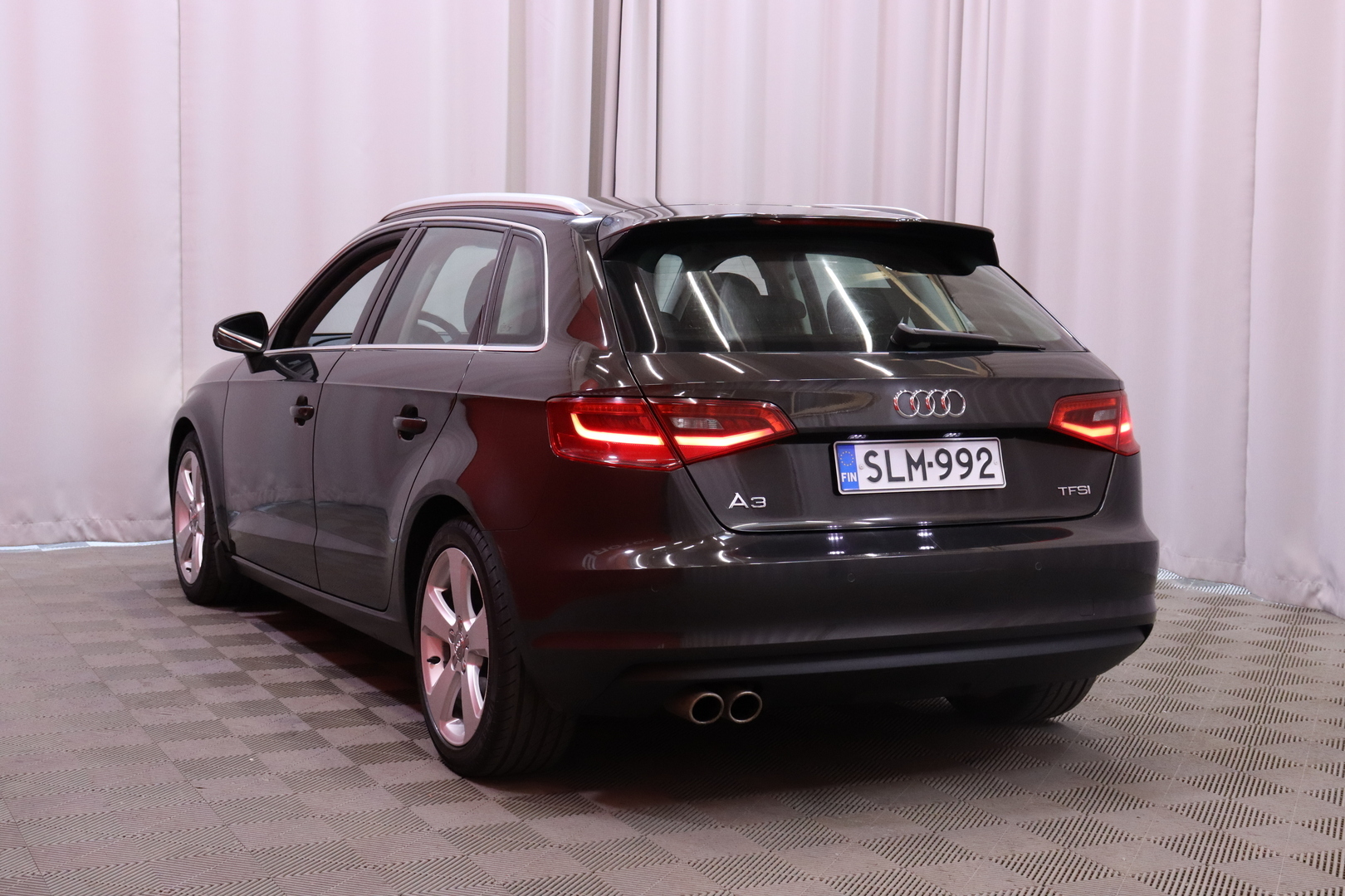 Audi - A3 - Sportback Business Sport 1,4 TFSI 90 kW // Bluetooth / Vakkari / Vetokoukku / Xenon / Automaatti-ilmastointi // - Viistoperä