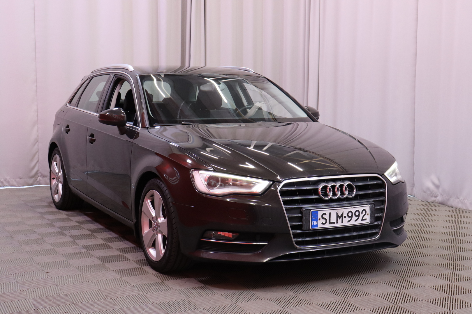 Audi - A3 - Sportback Business Sport 1,4 TFSI 90 kW // Bluetooth / Vakkari / Vetokoukku / Xenon / Automaatti-ilmastointi // - Viistoperä