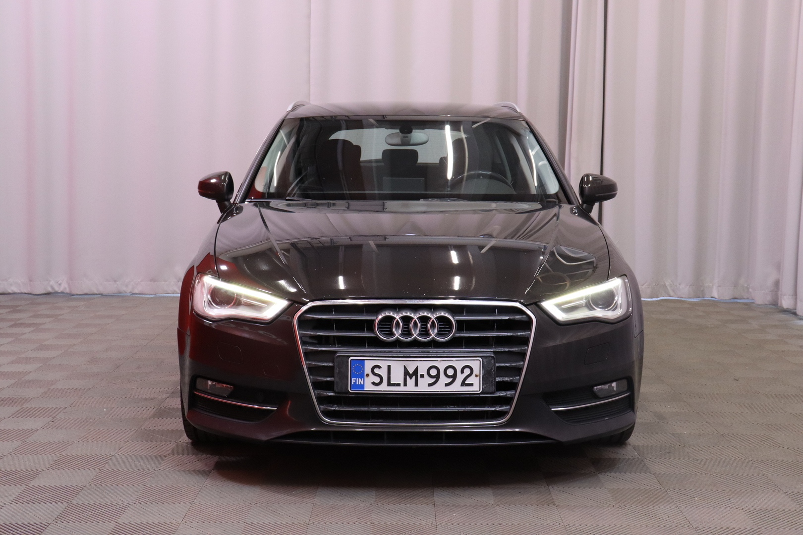Audi - A3 - Sportback Business Sport 1,4 TFSI 90 kW // Bluetooth / Vakkari / Vetokoukku / Xenon / Automaatti-ilmastointi // - Viistoperä