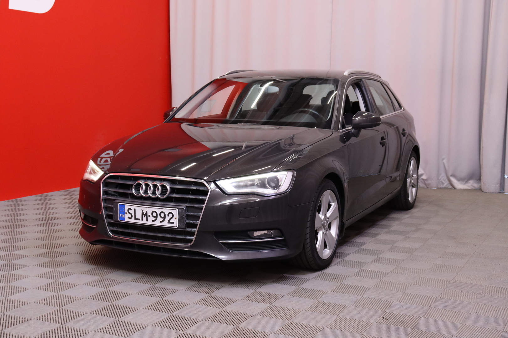 Audi - A3 - Sportback Business Sport 1,4 TFSI 90 kW // Bluetooth / Vakkari / Vetokoukku / Xenon / Automaatti-ilmastointi // - Viistoperä