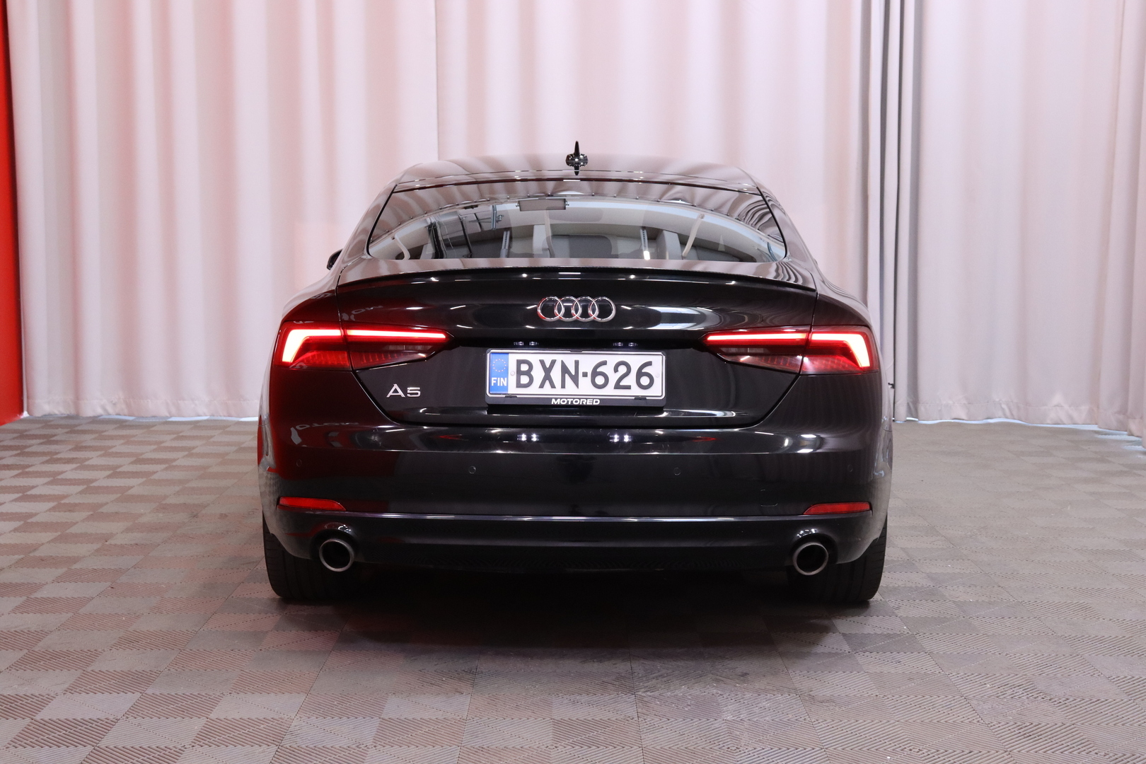 Audi - A5 - Sportback Business Sport Comfort Edition 35 TFSI 110 kW MHEV S tronic // Suomi-auto / Webasto / Matrix LED / Vetokoukku // - Viistoperä