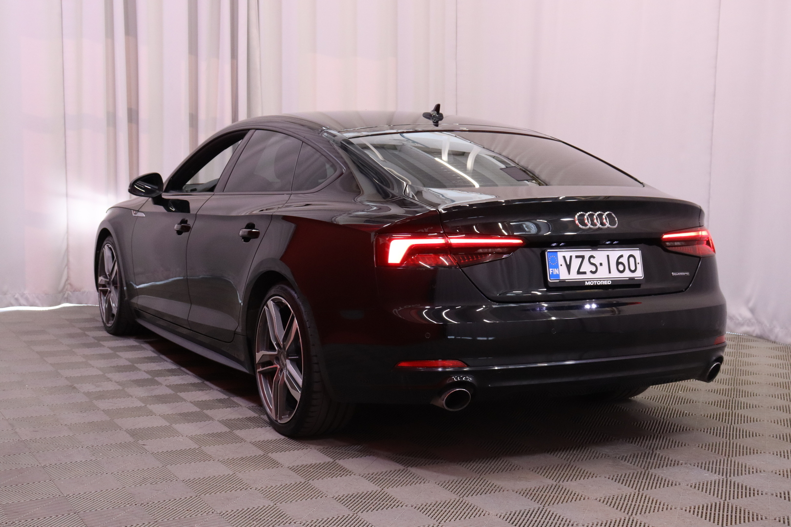 Audi - A5 - Sportback Business Sport Comfort Edition 2,0 TFSI 185 kW quattro S tronic S Line - Viistoperä