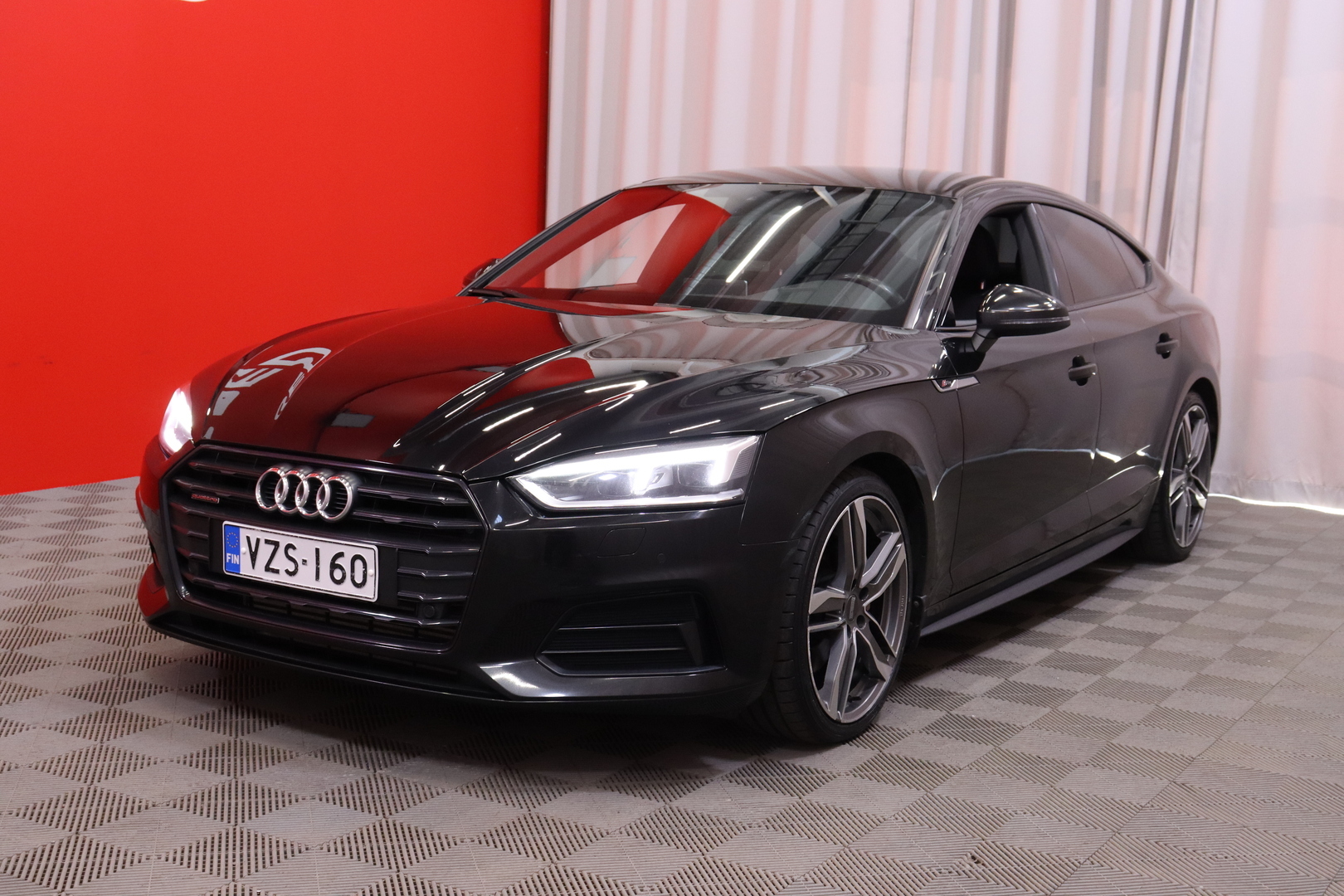 Audi - A5 - Sportback Business Sport Comfort Edition 2,0 TFSI 185 kW quattro S tronic S Line - Viistoperä