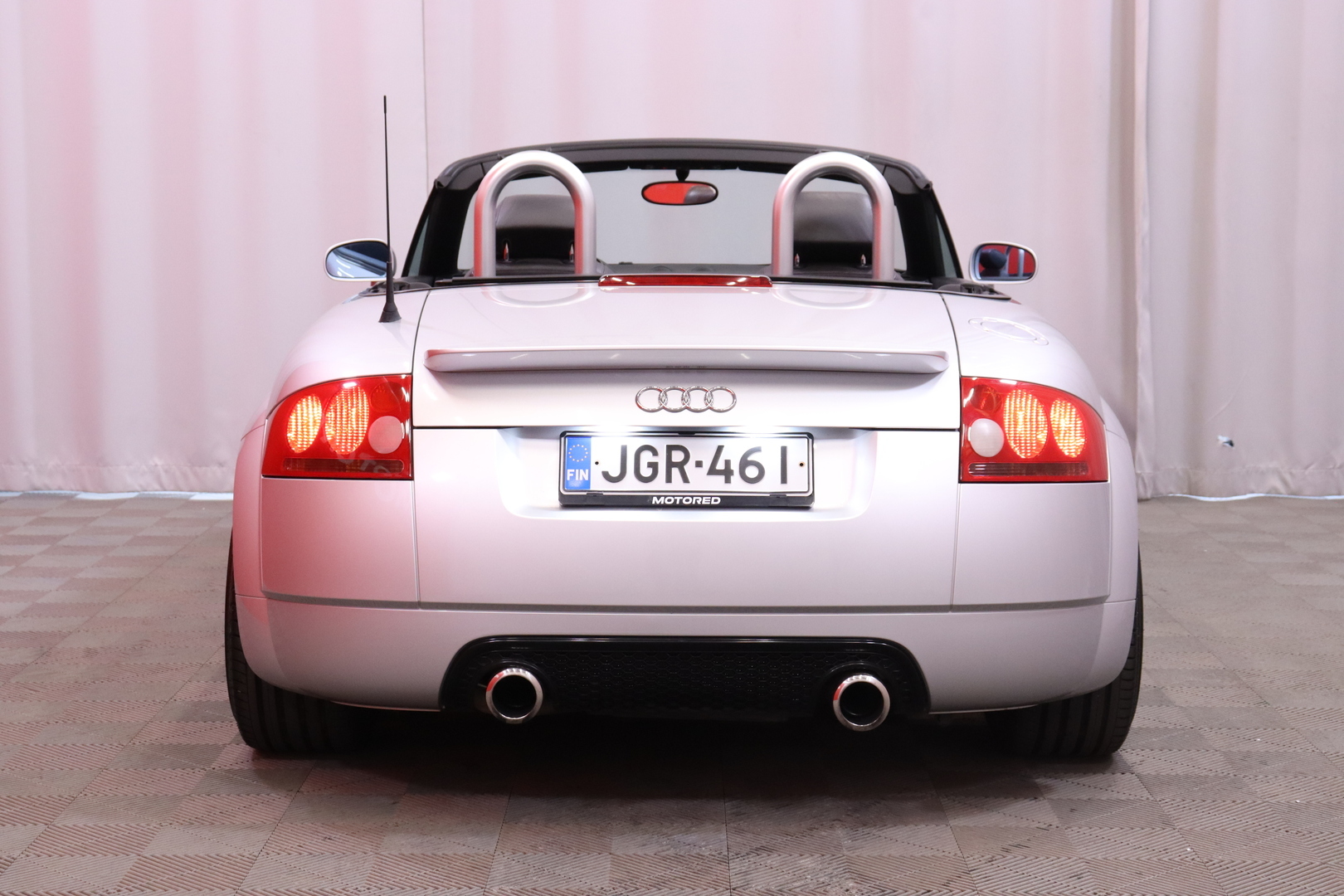 Audi - TT - Roadster 1,8 T quattro // Upea kunto ! / Kerscher / Bose / Nahkapenkit / Sähkökatto / Jakopää tehty! // - Avoauto