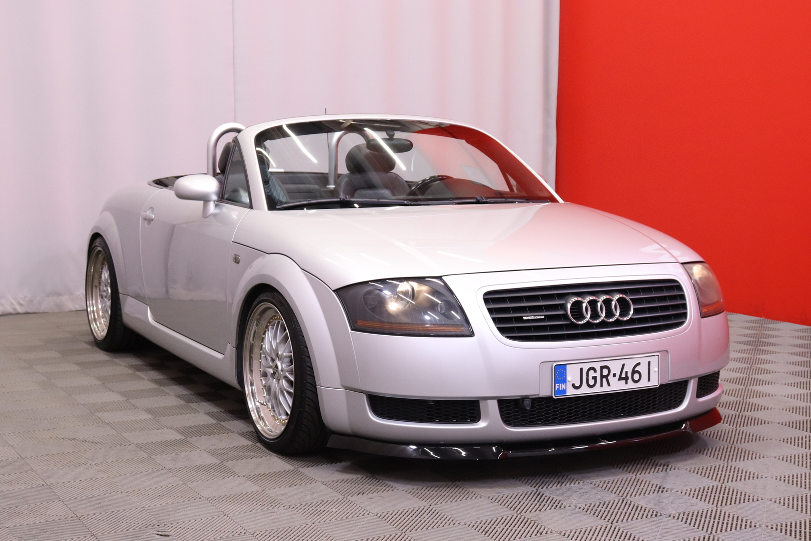 Audi - TT - Roadster 1,8 T quattro // Upea kunto ! / Kerscher / Bose / Nahkapenkit / Sähkökatto / Jakopää tehty! // - Avoauto