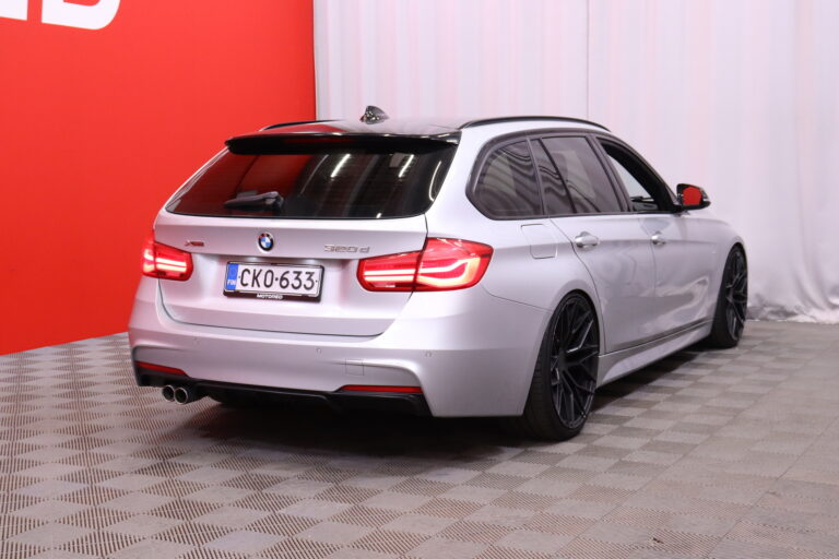 BMW - 320 - F31 Touring 320d A xDrive Business M Sport Edition // Suomi-auto / Vetokoukku / Sporttipenkit / Vakkari / Navi // - Farmari