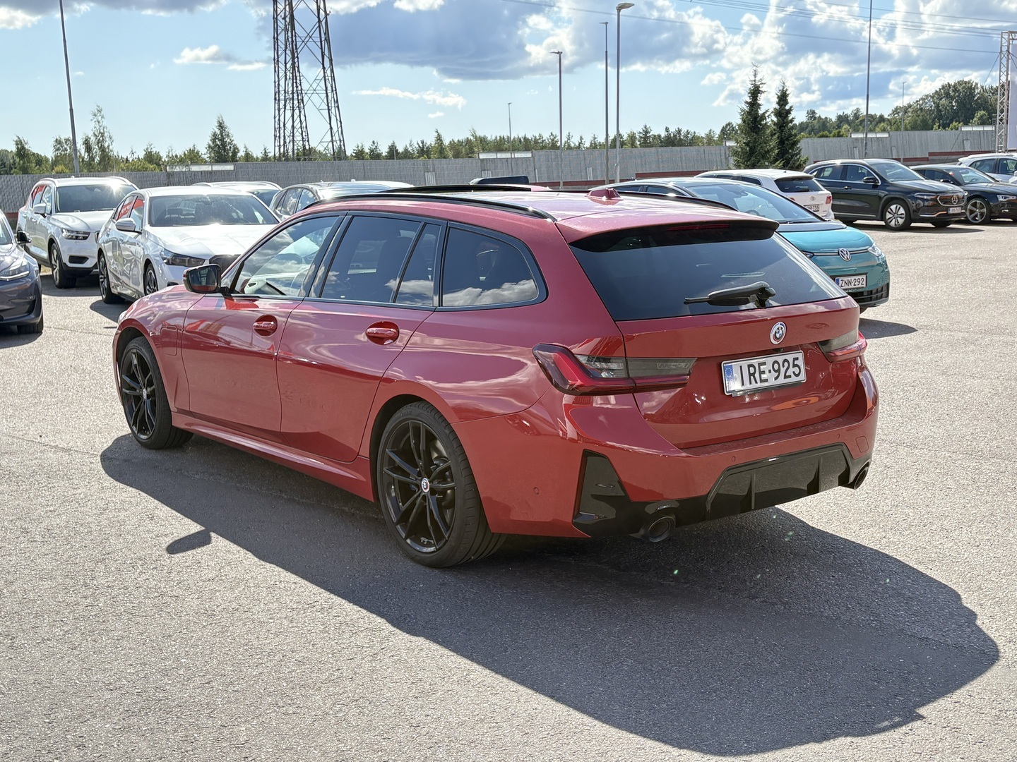 BMW - 330 - G21 Touring 330e xDrive A Charged Edition M Sport - Farmari