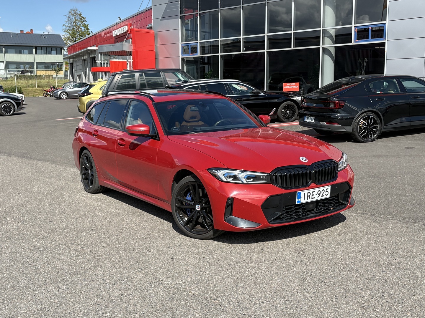 BMW - 330 - G21 Touring 330e xDrive A Charged Edition M Sport - Farmari