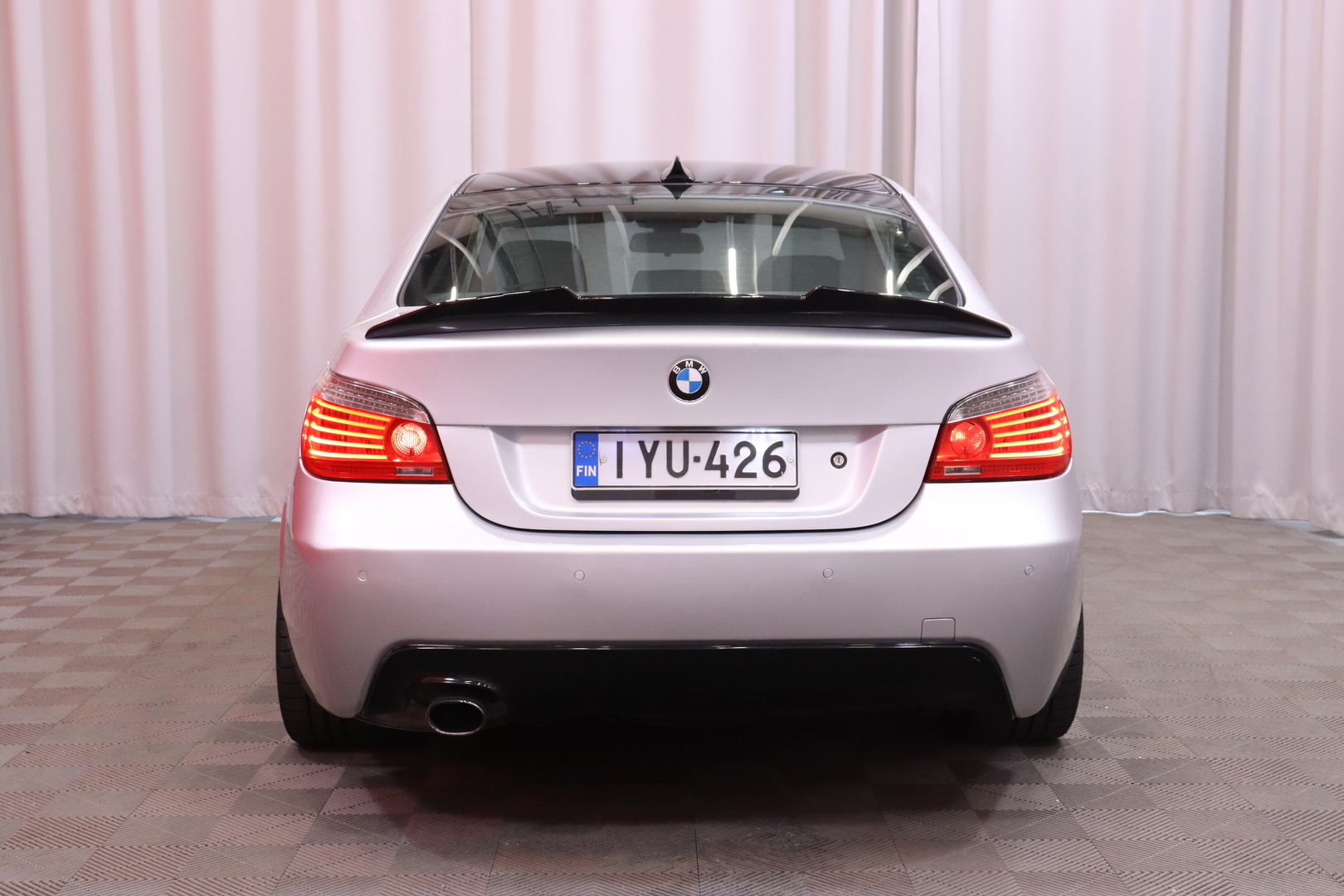 BMW - 520 - E60 Sedan Business / Myydään huutokaupat.com / - Sedan