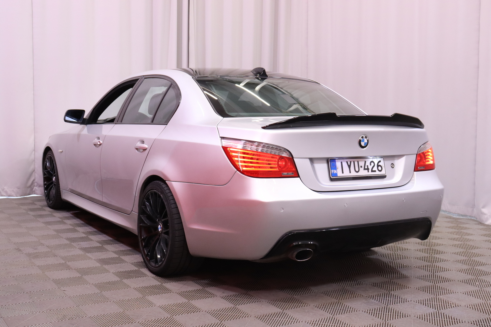 BMW - 520 - E60 Sedan Business / Myydään huutokaupat.com / - Sedan