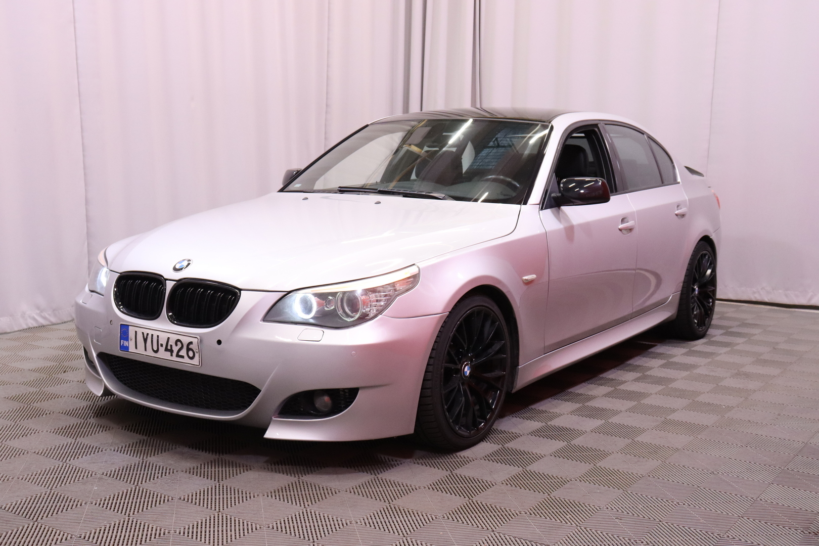 BMW - 520 - E60 Sedan Business / Myydään huutokaupat.com / - Sedan