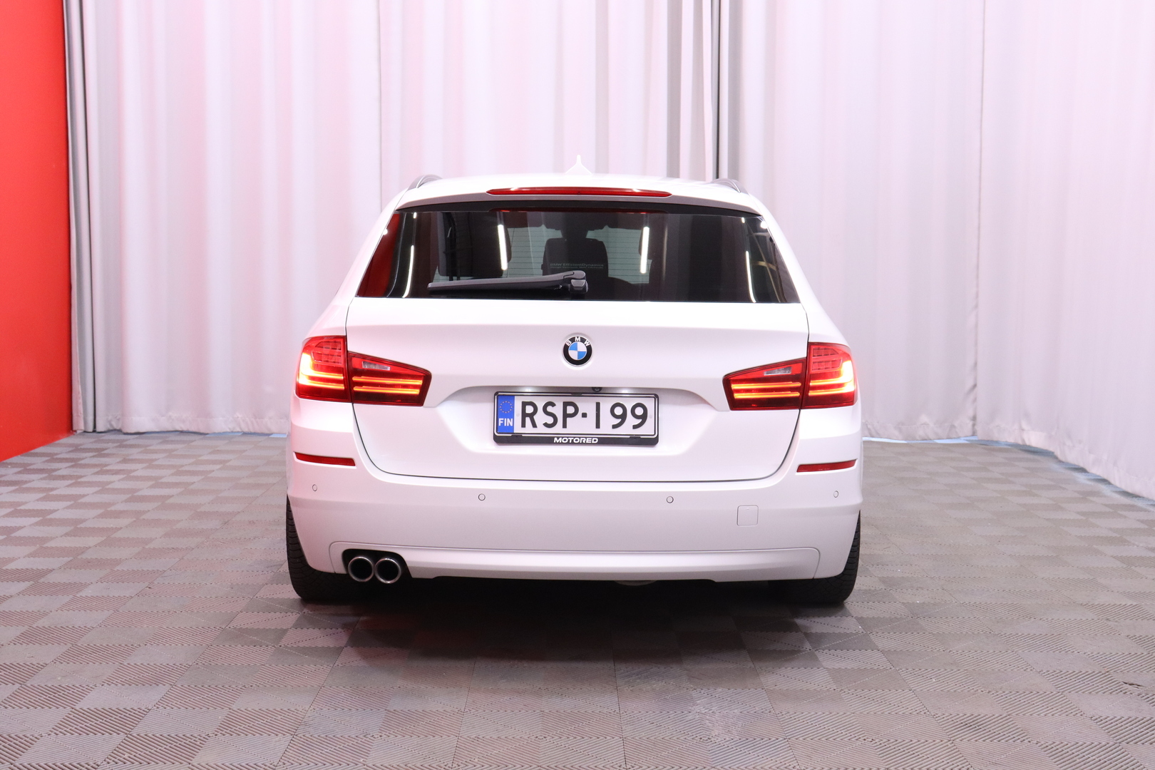 BMW - 520 - F11 Touring 520d A xDrive Business / KATSO MITKÄ VARUSTEET!! / Night Vision / Webasto / ACC / HUD / Navi / Comfort Access // - Farmari