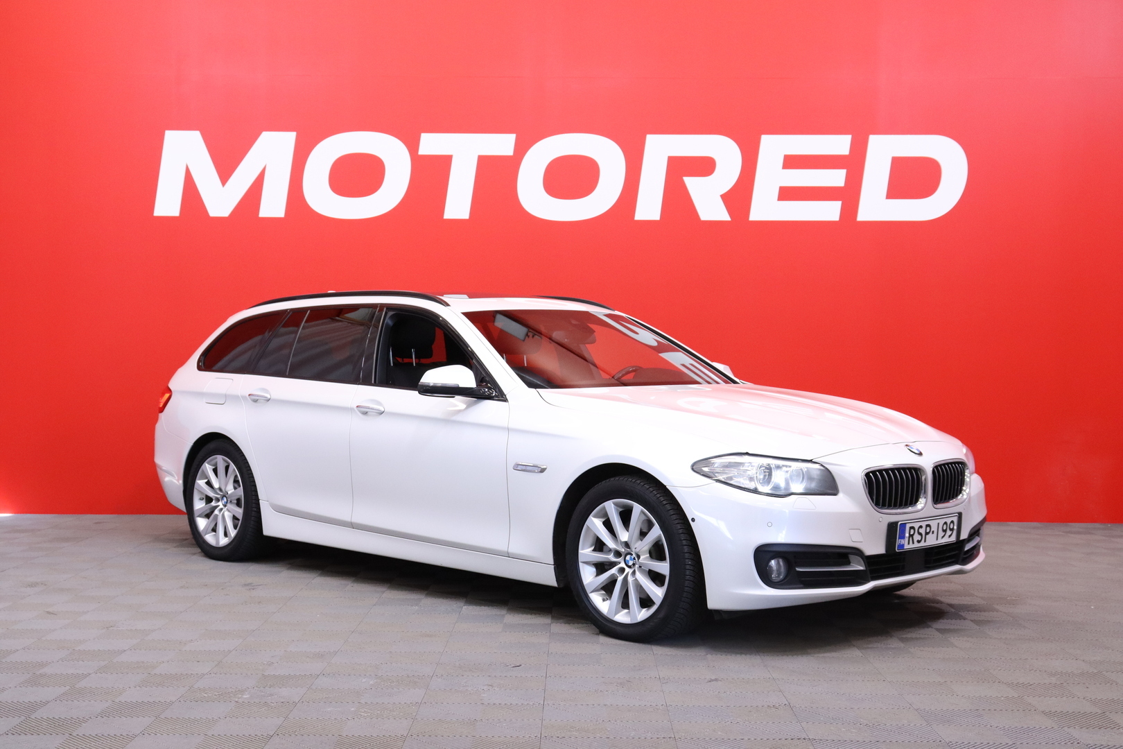 BMW - 520 - F11 Touring 520d A xDrive Business / KATSO MITKÄ VARUSTEET!! / Night Vision / Webasto / ACC / HUD / Navi / Comfort Access // - Farmari