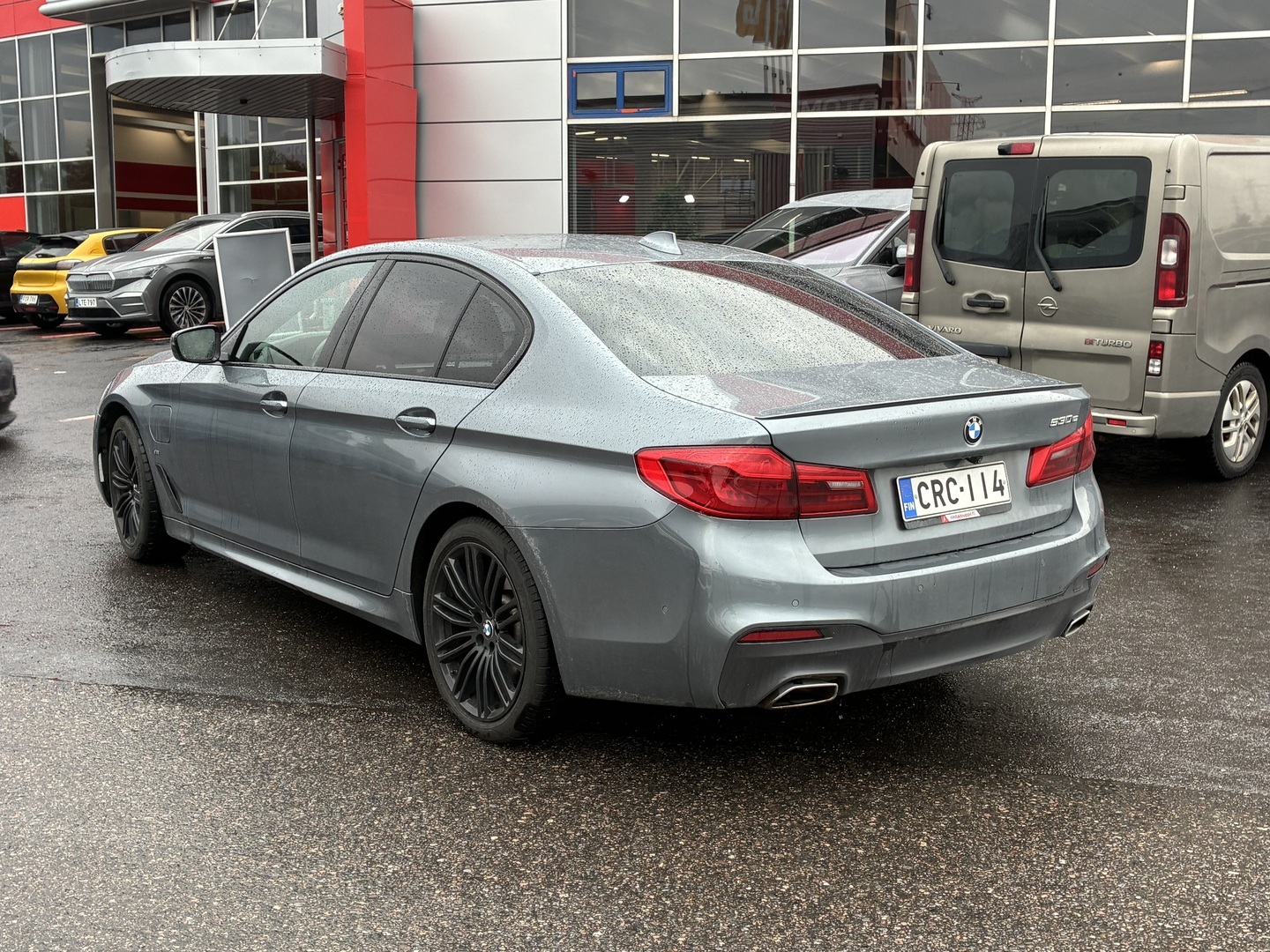 BMW - 530 - G30 Sedan 530e A Charged Edition M Sport - Sedan