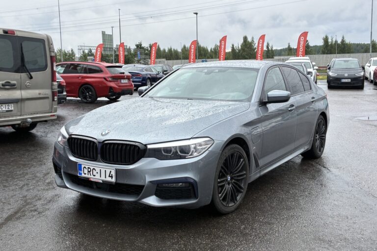 BMW - 530 - G30 Sedan 530e A Charged Edition M Sport - Sedan