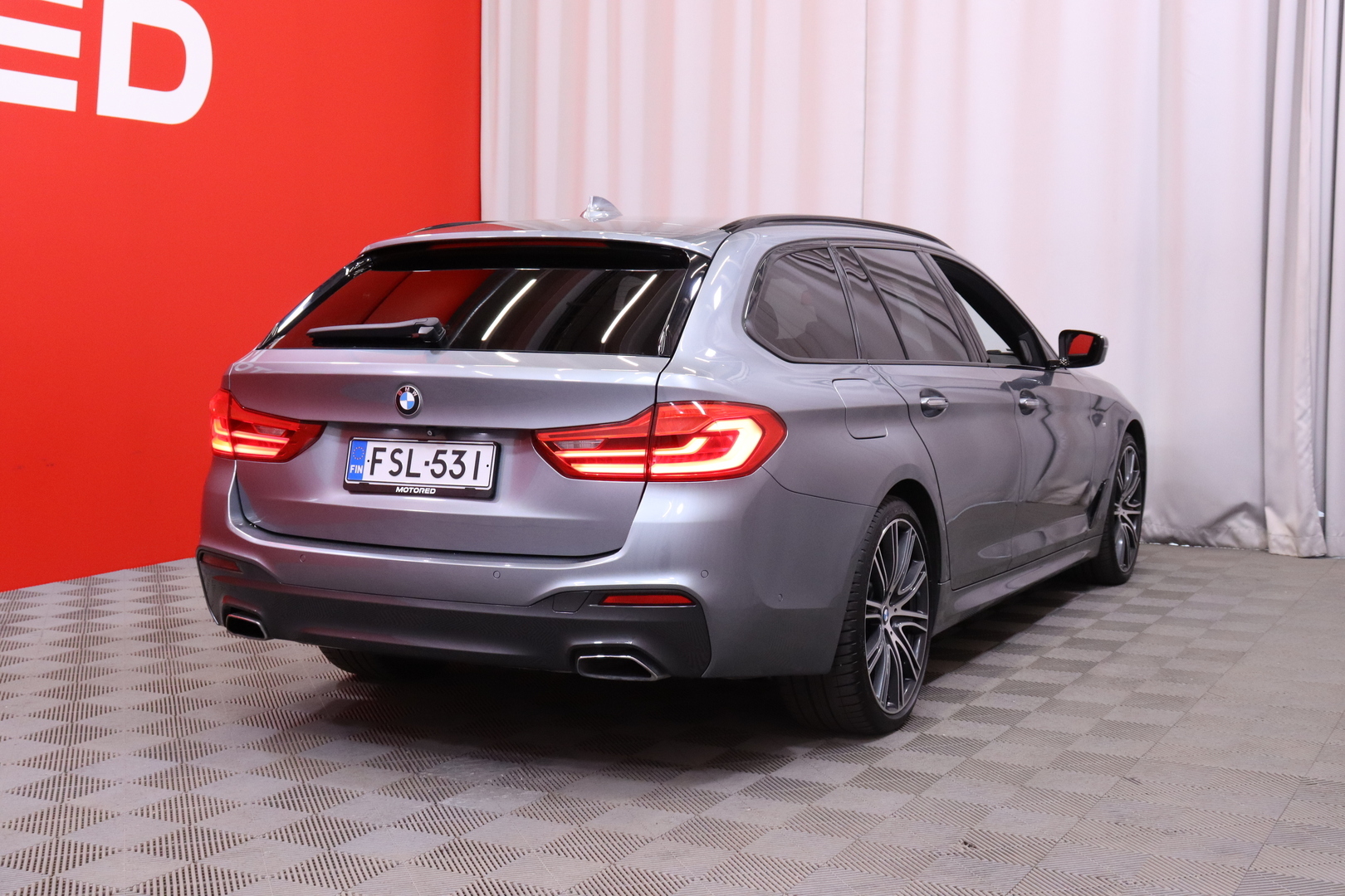 BMW - 540 - G31 Touring 40i xDrive M Sport // Webasto / Imu-ovet / 360° / Muistipenkit / HUD / H&K / Panorama // - Farmari