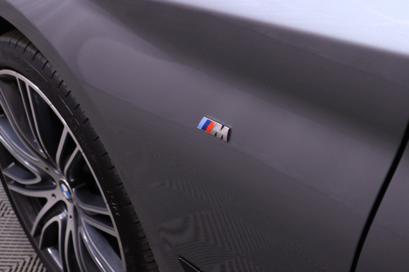 BMW - 540 - G31 Touring 40i xDrive M Sport // Webasto / Imu-ovet / 360° / Muistipenkit / HUD / H&K / Panorama // - Farmari