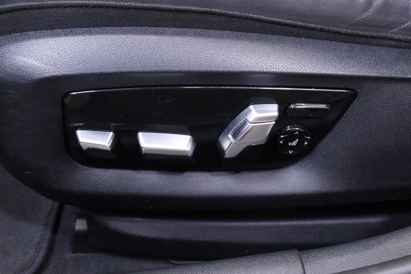 BMW - 540 - G31 Touring 40i xDrive M Sport // Webasto / Imu-ovet / 360° / Muistipenkit / HUD / H&K / Panorama // - Farmari