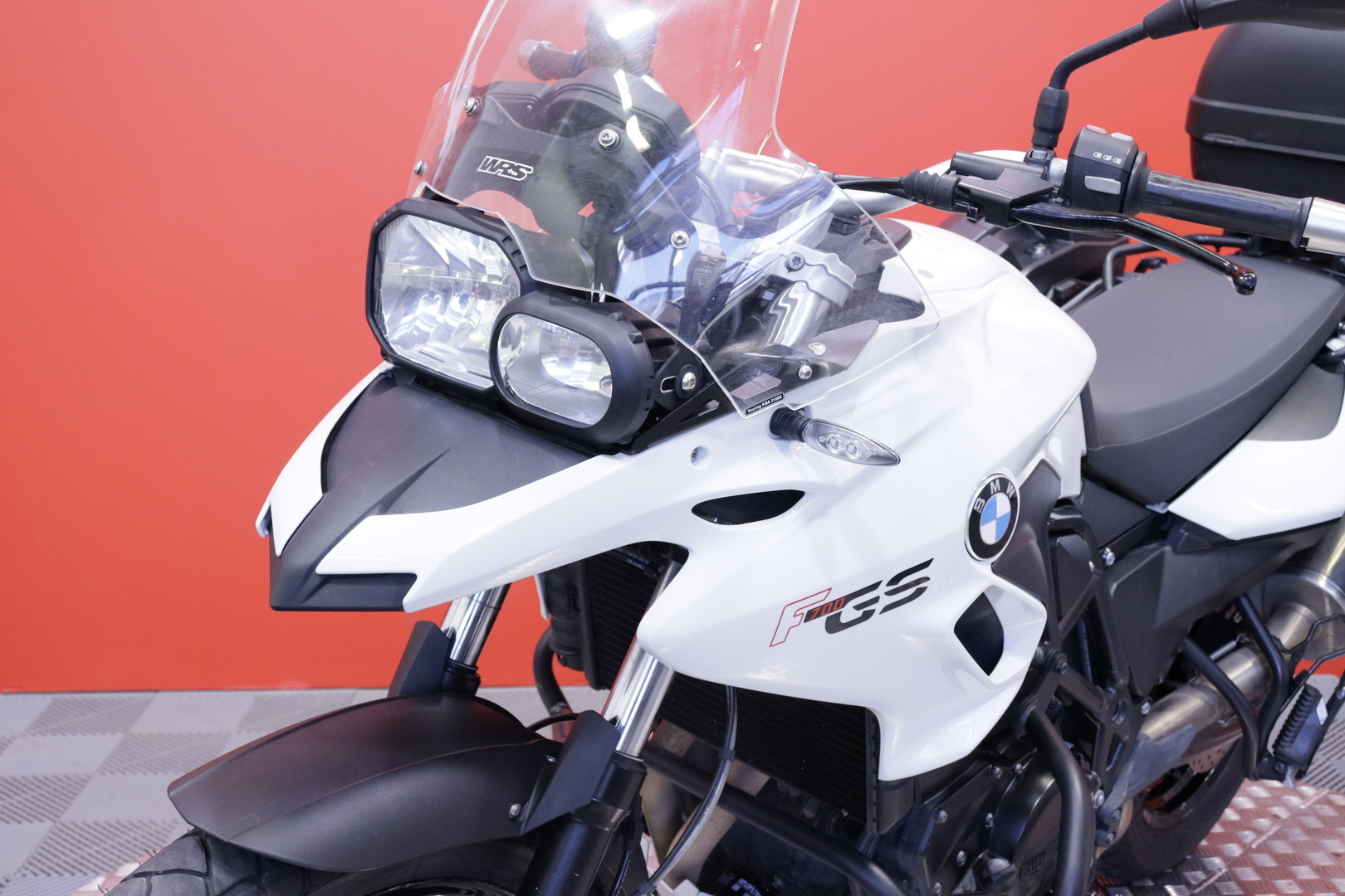 BMW - F - 700 GS // Huoltokirja / 3x Laukut / ABS / Kahvanlämmittimet // - Moottoripyörä
