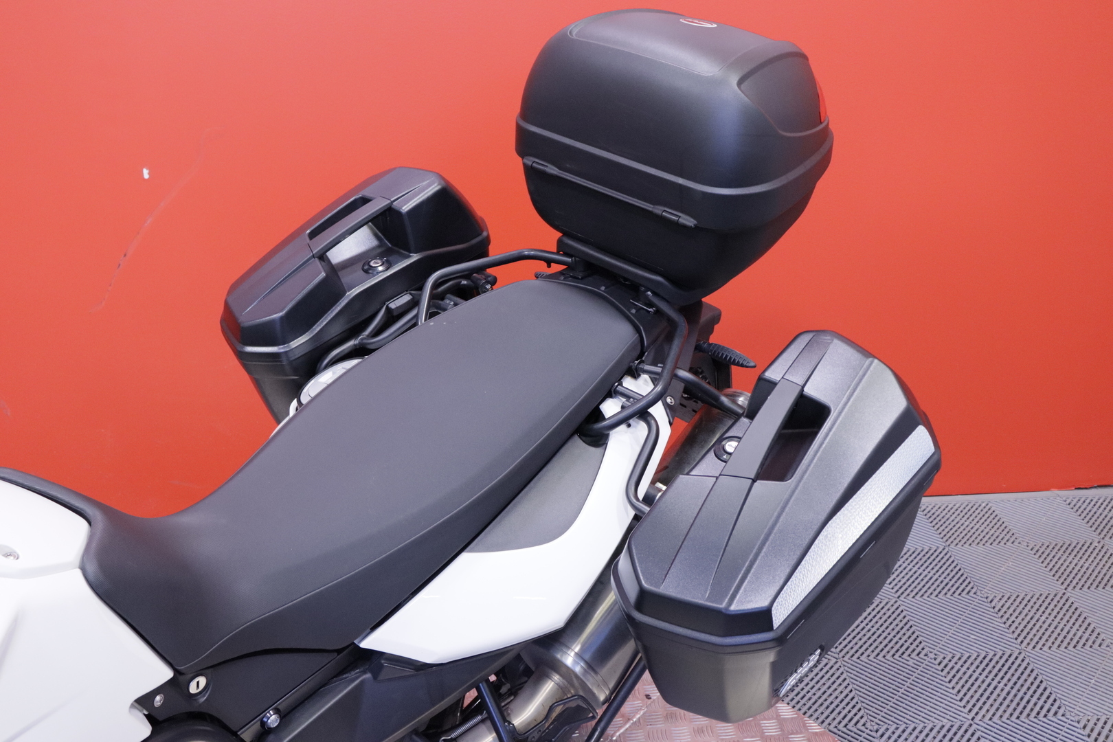BMW - F - 700 GS // Huoltokirja / 3x Laukut / ABS / Kahvanlämmittimet // - Moottoripyörä