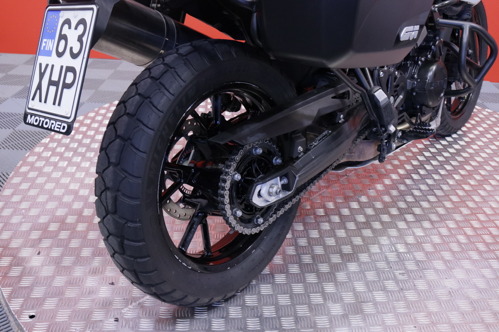 BMW - F - 700 GS // Huoltokirja / 3x Laukut / ABS / Kahvanlämmittimet // - Moottoripyörä