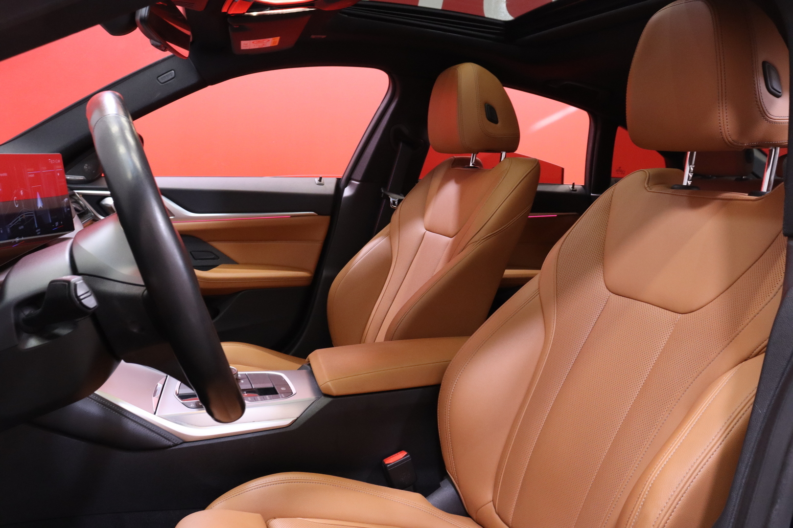 BMW - I4 M50 - M Sport PRO / Huippuvarusteet! / Kattoluukku / Laser / DAP/ M Carbon / Harman Kardon / Koukku / Comfort Access / - Sedan