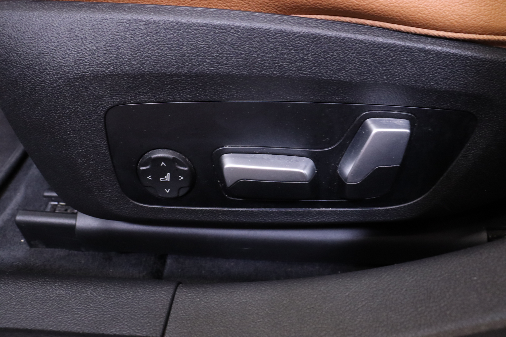 BMW - I4 M50 - M Sport PRO / Huippuvarusteet! / Kattoluukku / Laser / DAP/ M Carbon / Harman Kardon / Koukku / Comfort Access / - Sedan