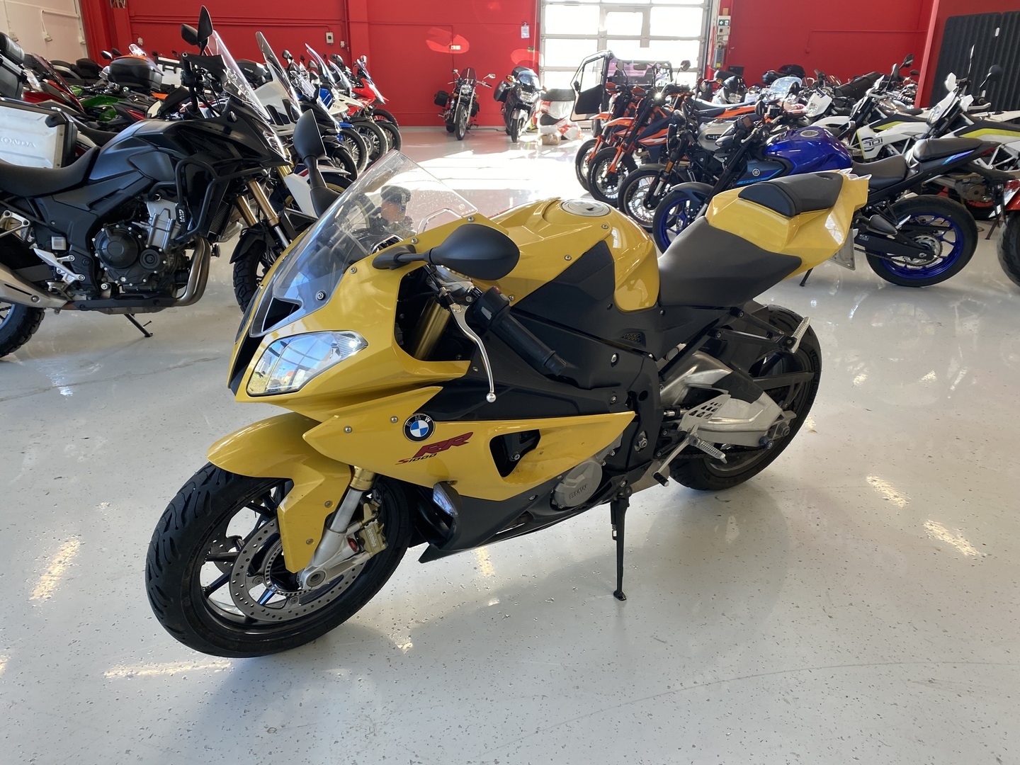 BMW - S - 1000RR // Juuri saapunut! / Suomi-pyörä / Huoltokirja / Akrapovic / Shifter / Ajomodet // - Moottoripyörä
