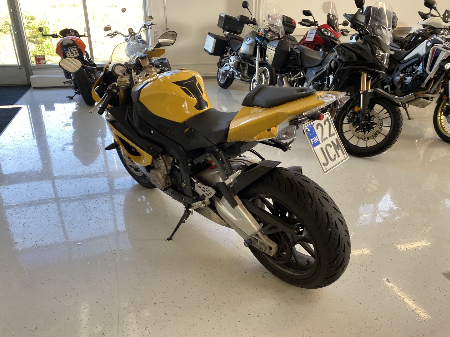BMW - S - 1000RR // Juuri saapunut! / Suomi-pyörä / Huoltokirja / Akrapovic / Shifter / Ajomodet // - Moottoripyörä