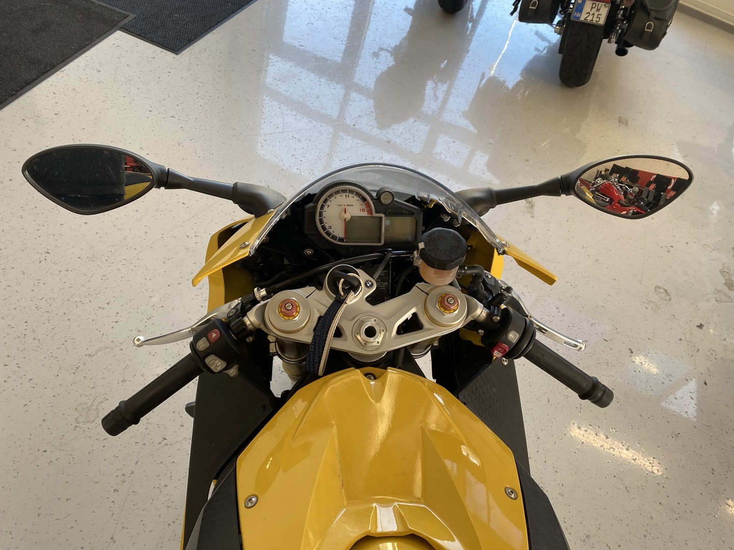 BMW - S - 1000RR // Juuri saapunut! / Suomi-pyörä / Huoltokirja / Akrapovic / Shifter / Ajomodet // - Moottoripyörä