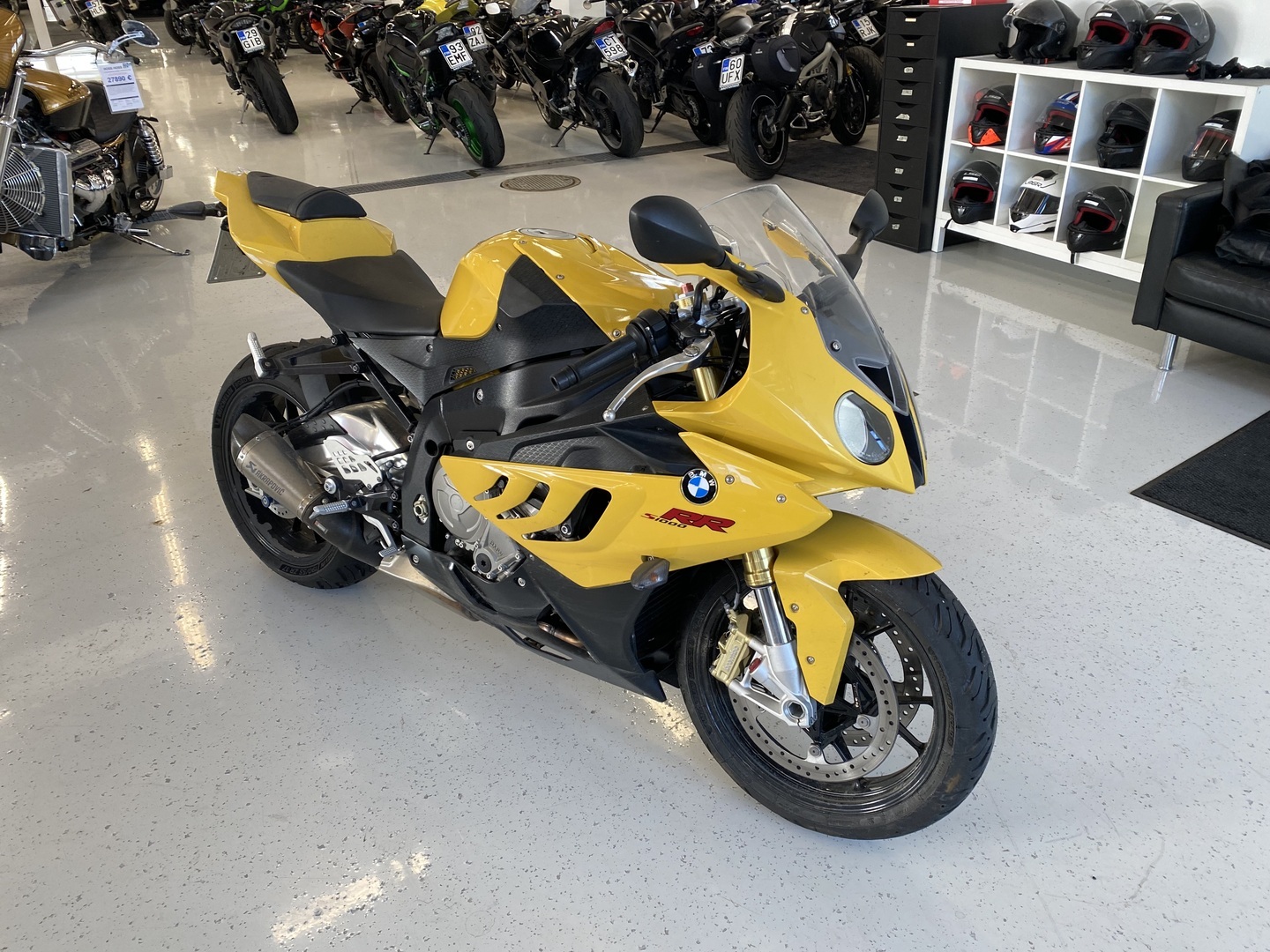 BMW - S - 1000RR // Juuri saapunut! / Suomi-pyörä / Huoltokirja / Akrapovic / Shifter / Ajomodet // - Moottoripyörä
