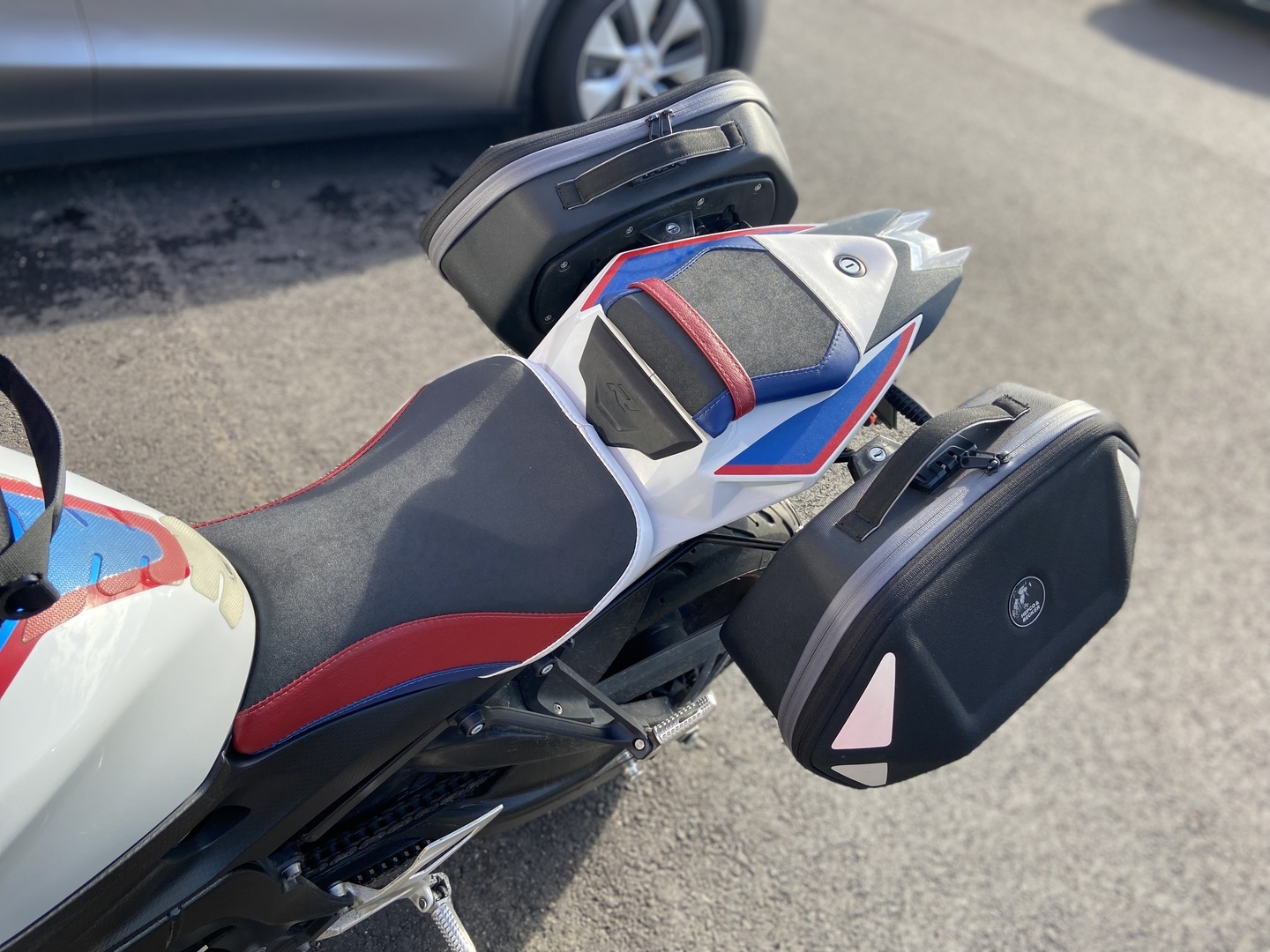 BMW - S - 1000R  // Huoltokirja / Akrapovic / Sivulaukut // - Moottoripyörä