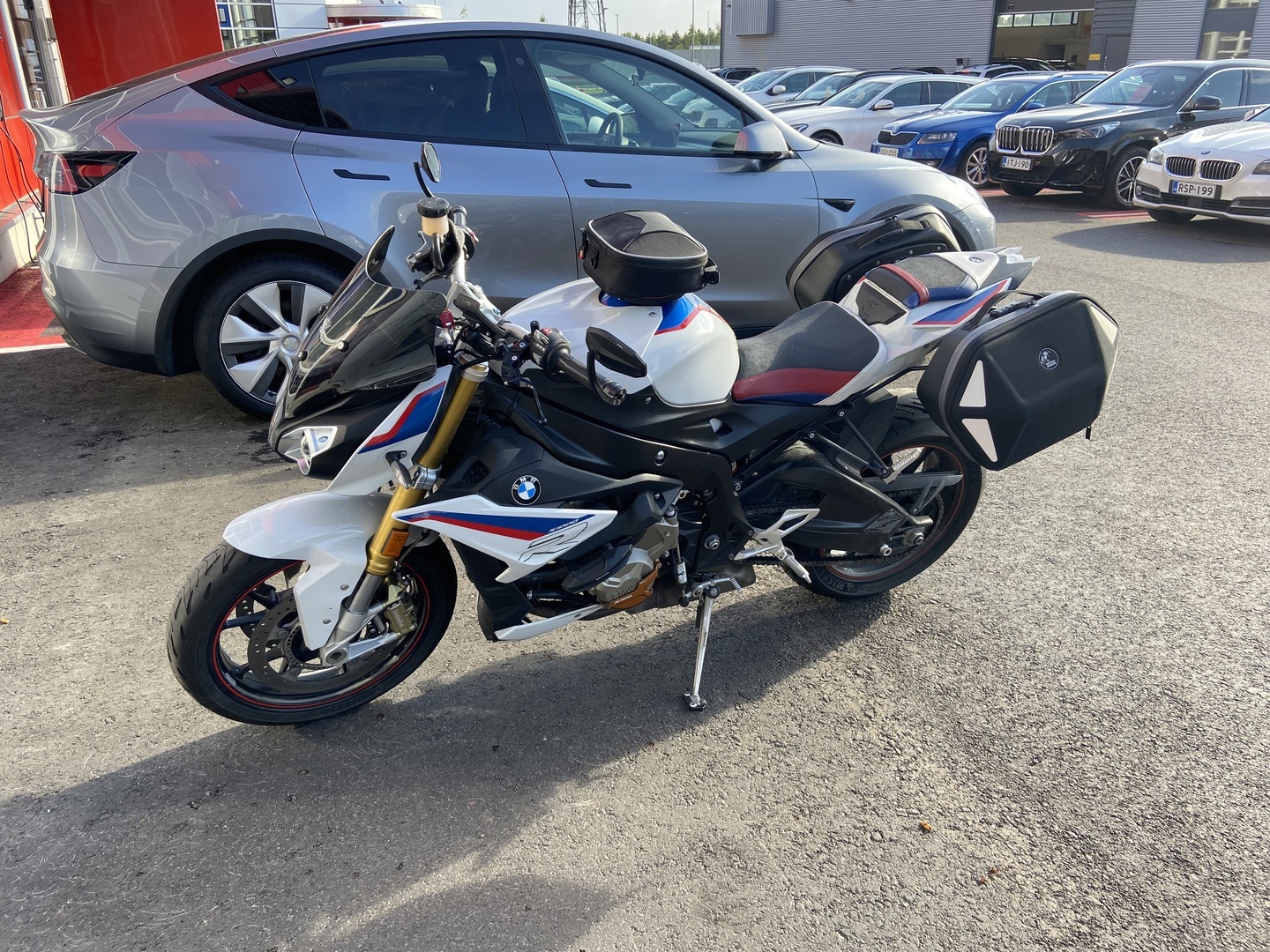 BMW - S - 1000R  // Huoltokirja / Akrapovic / Sivulaukut // - Moottoripyörä