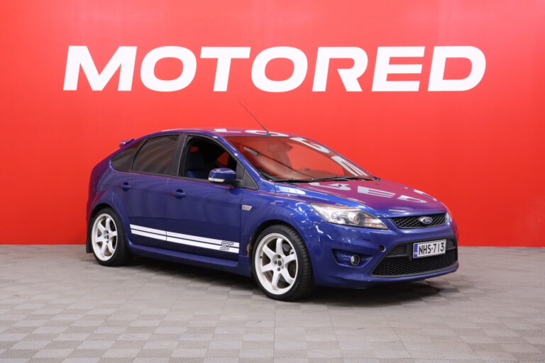 Ford - Focus - 2,5 225 hv ST60 M6 // Täydellinen huoltokirja / Recaro / Xenon / Lohkolämmitin / Ilmastointi / 2x renkaat // - Viistoperä