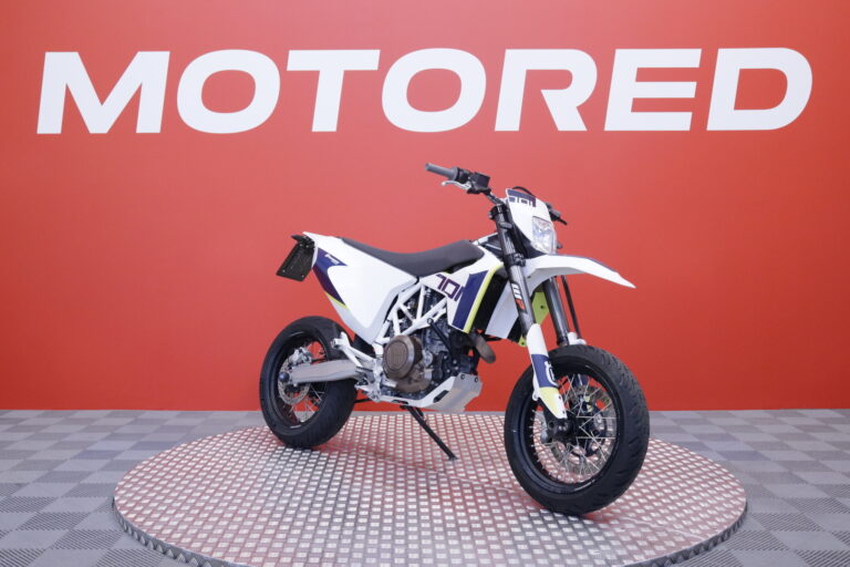 HUSQVARNA - 701 - Supermoto // Uudet renkaat // - Moottoripyörä