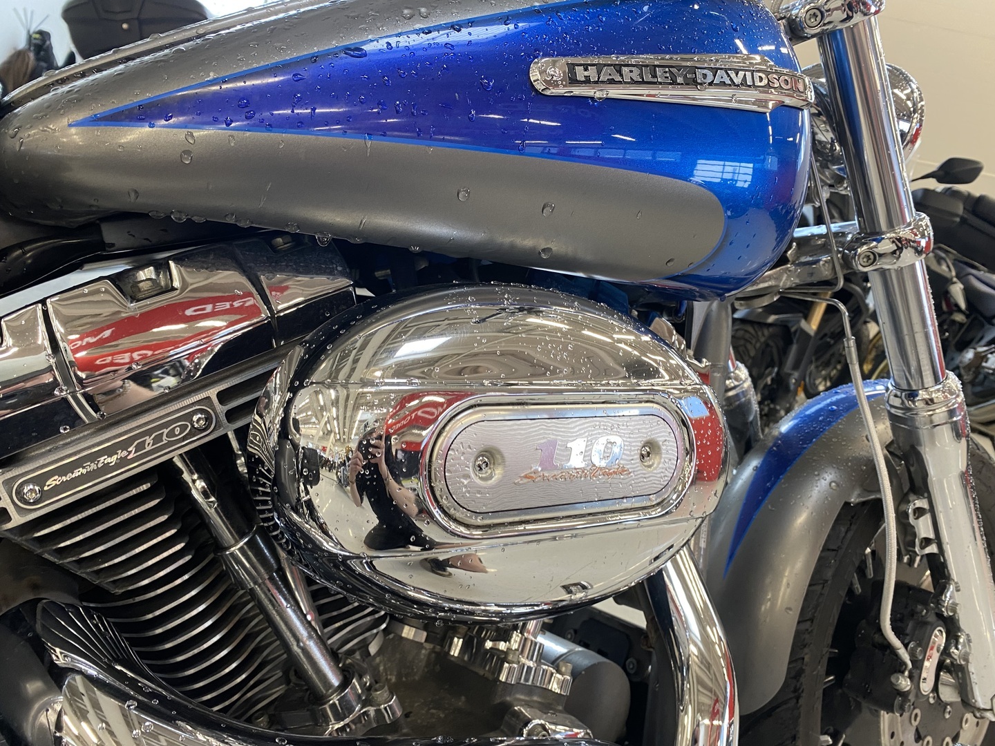 Harley-Davidson - CVO - FAT BOB FXDFSE // Suomi CVO / Nostajat tehty / Huoltokirja / Hieno alkup kuntoinen // - Moottoripyörä
