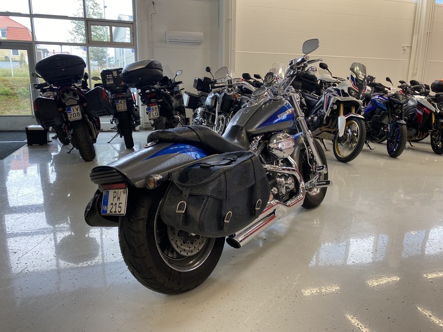 Harley-Davidson - CVO - FAT BOB FXDFSE // Suomi CVO / Nostajat tehty / Huoltokirja / Hieno alkup kuntoinen // - Moottoripyörä