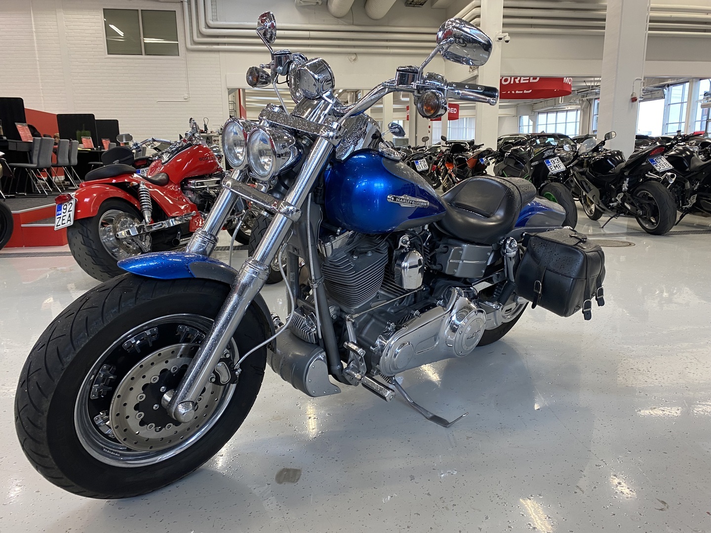 Harley-Davidson - CVO - FAT BOB FXDFSE // Suomi CVO / Nostajat tehty / Huoltokirja / Hieno alkup kuntoinen // - Moottoripyörä