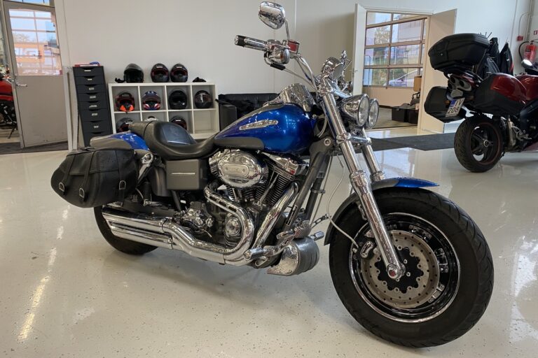 Harley-Davidson - CVO - FAT BOB FXDFSE // Suomi CVO / Nostajat tehty / Huoltokirja / Hieno alkup kuntoinen // - Moottoripyörä