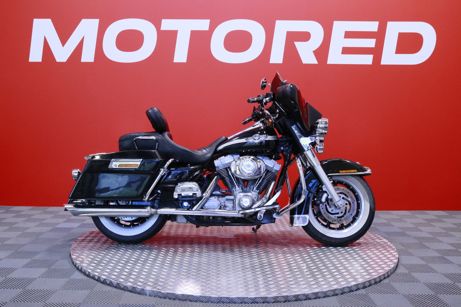 Harley-Davidson - TOURING - FLHT Electra Glide Standard // Suomi-pyörä / Huoltokirja / Sivulaukut // - Moottoripyörä