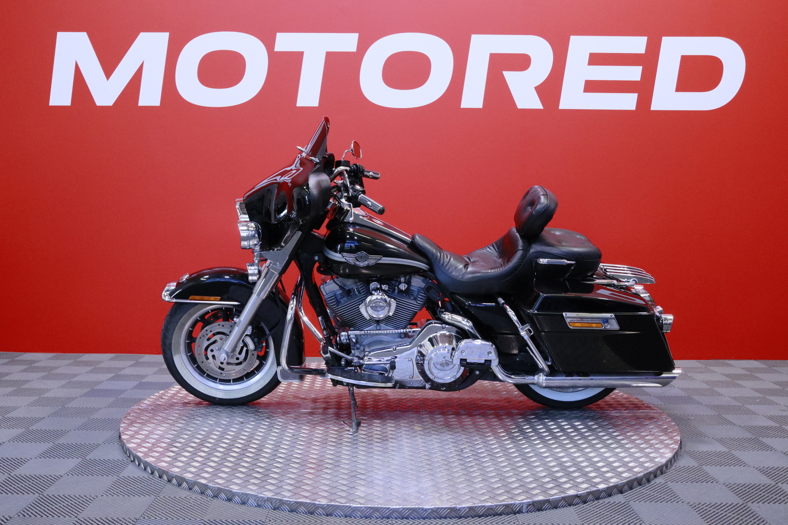 Harley-Davidson - TOURING - FLHT Electra Glide Standard // Suomi-pyörä / Huoltokirja / Sivulaukut // - Moottoripyörä